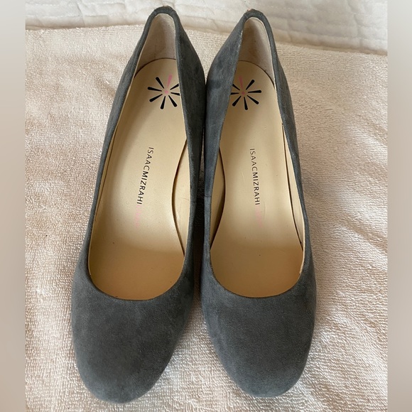 Isaac Mizrahi sz 7 Kendal lovely grey suede wedge heels for spring. VGUC - Picture 2 of 16